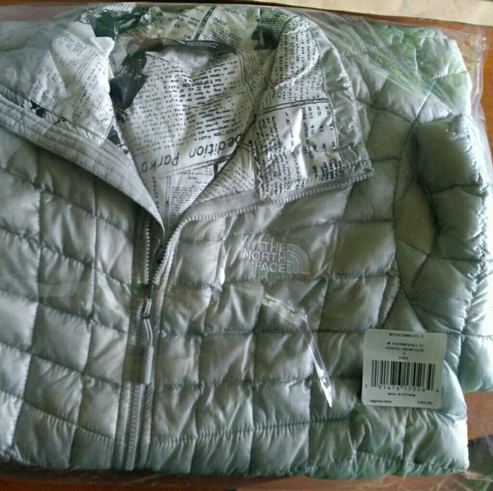 BNWT North Face Thermoball Jacket in Mid Gray.